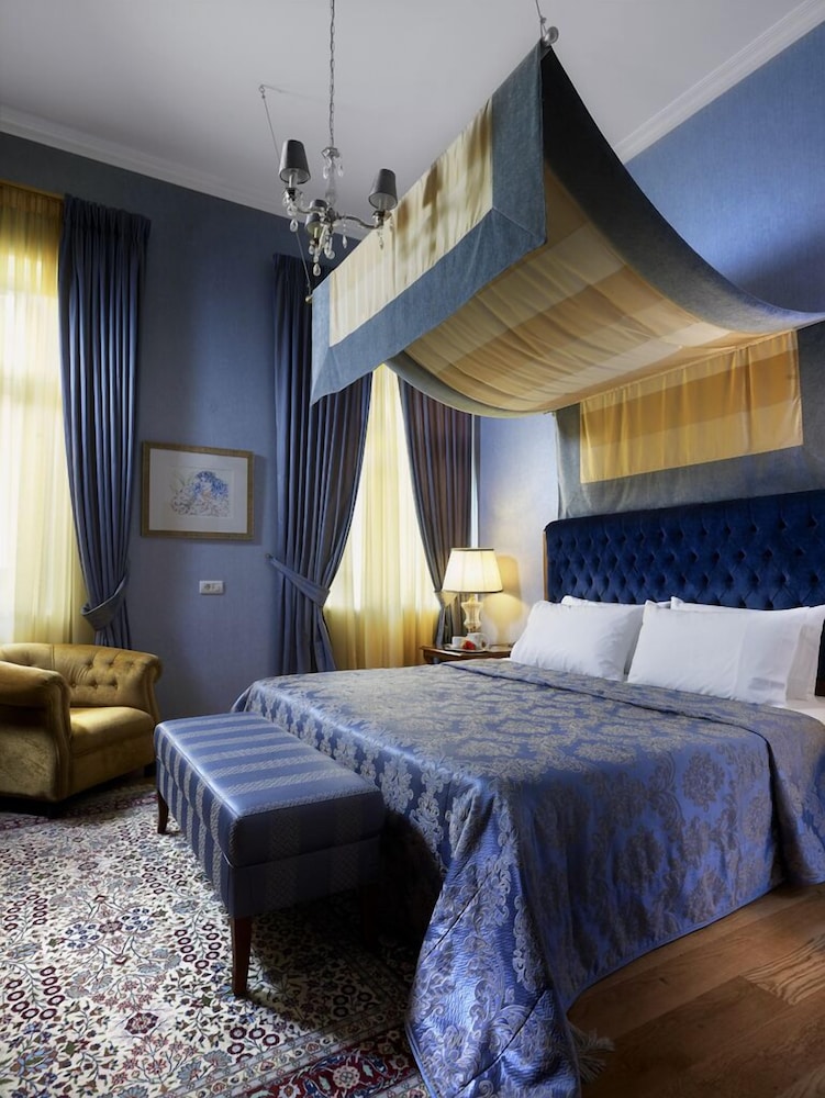 Grande Bretagne Hotel 19/53