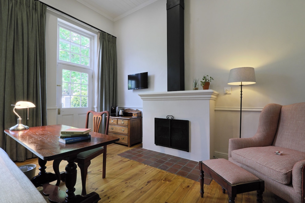Chapter House Boutique Hotel 24/38