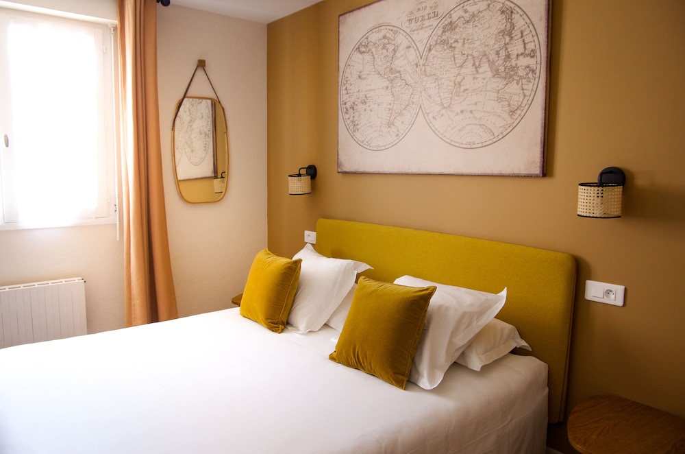 STANDARD, DOUBLE BED