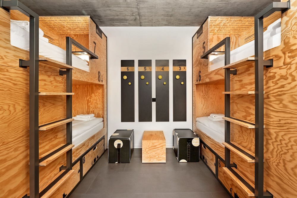 Mixed Dorm, 10 Beds, Private Bathroom
