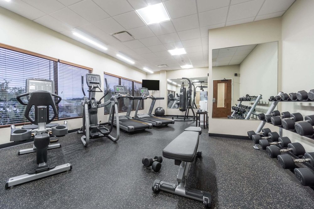 Hawthorn Suites By Wyndham Wheeling At the Highlands 13/45