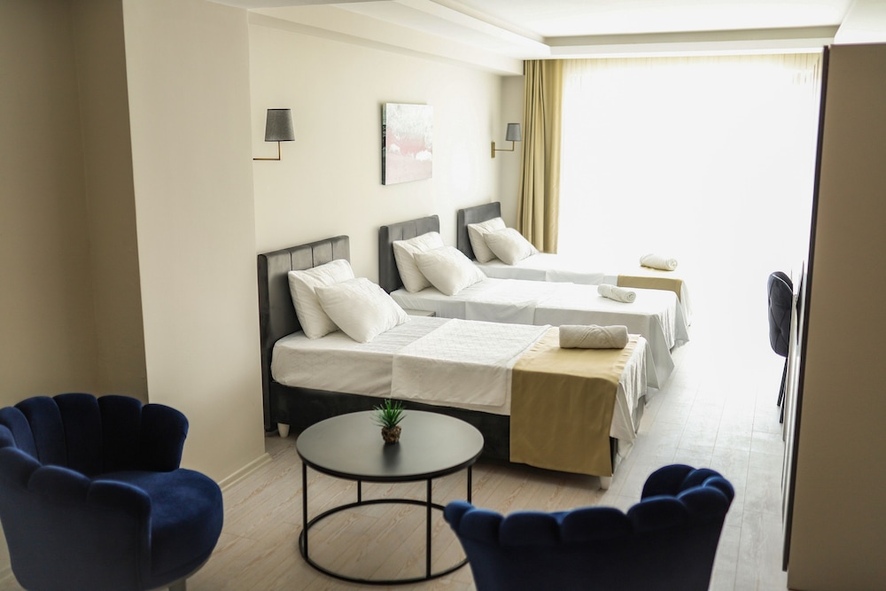 Petra Hotel Tuzla 7/21