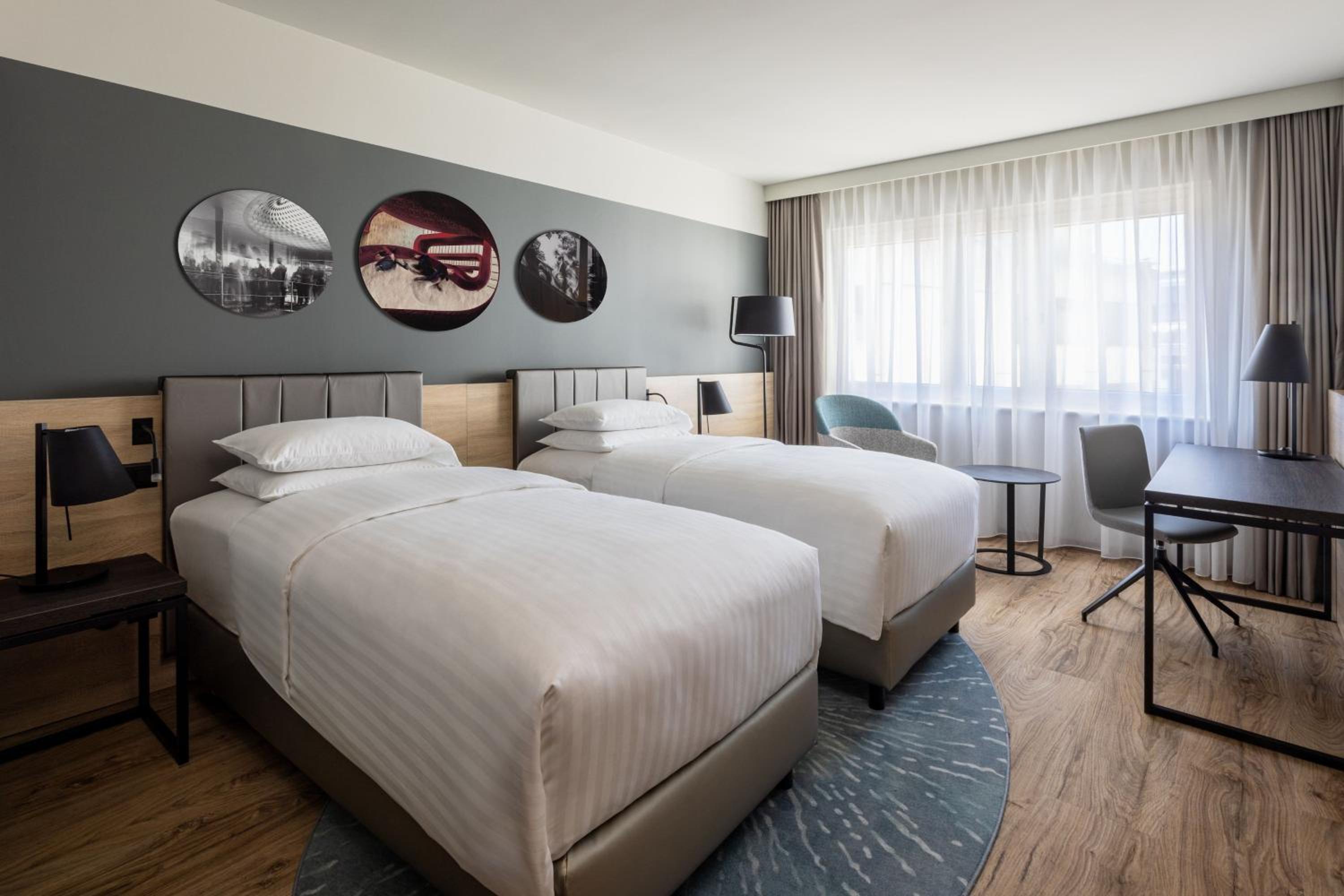 Deluxe, Single Bed