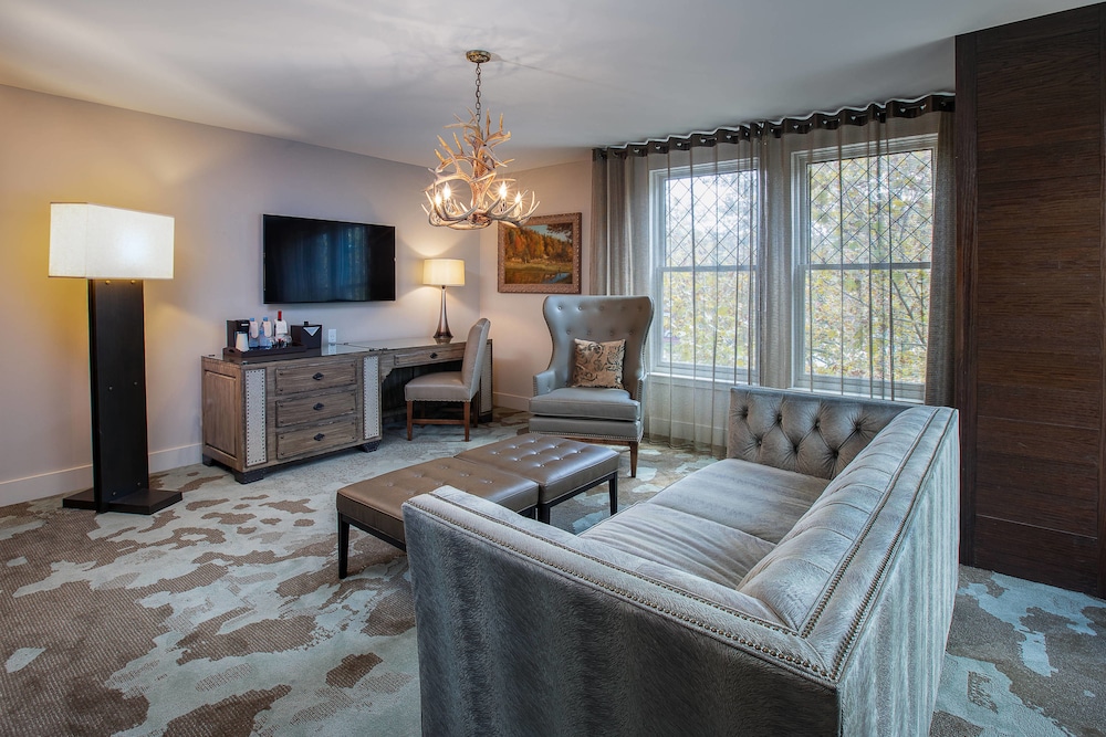 Grand Bohemian Hotel Asheville Autograph Collection 24/41