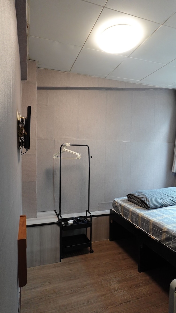 ALOHAS Hostel 25/37