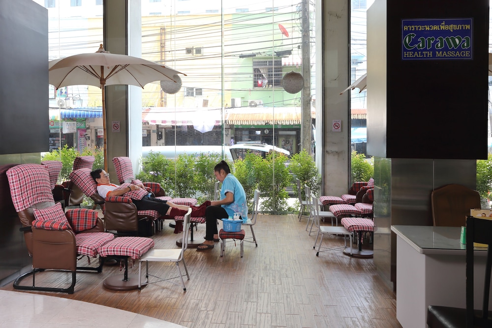Golden Crown Grand Hotel 36/50
