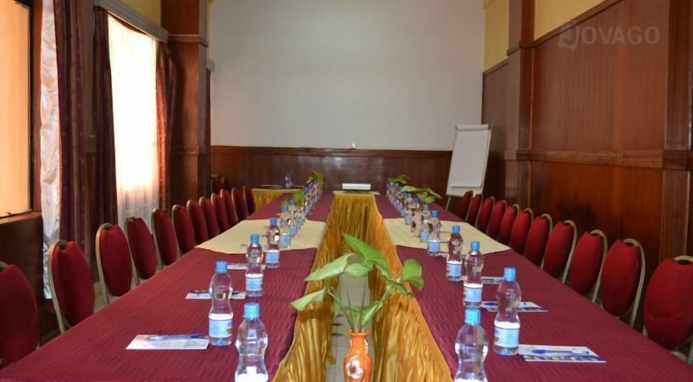 Batian Grand Hotel 17/18