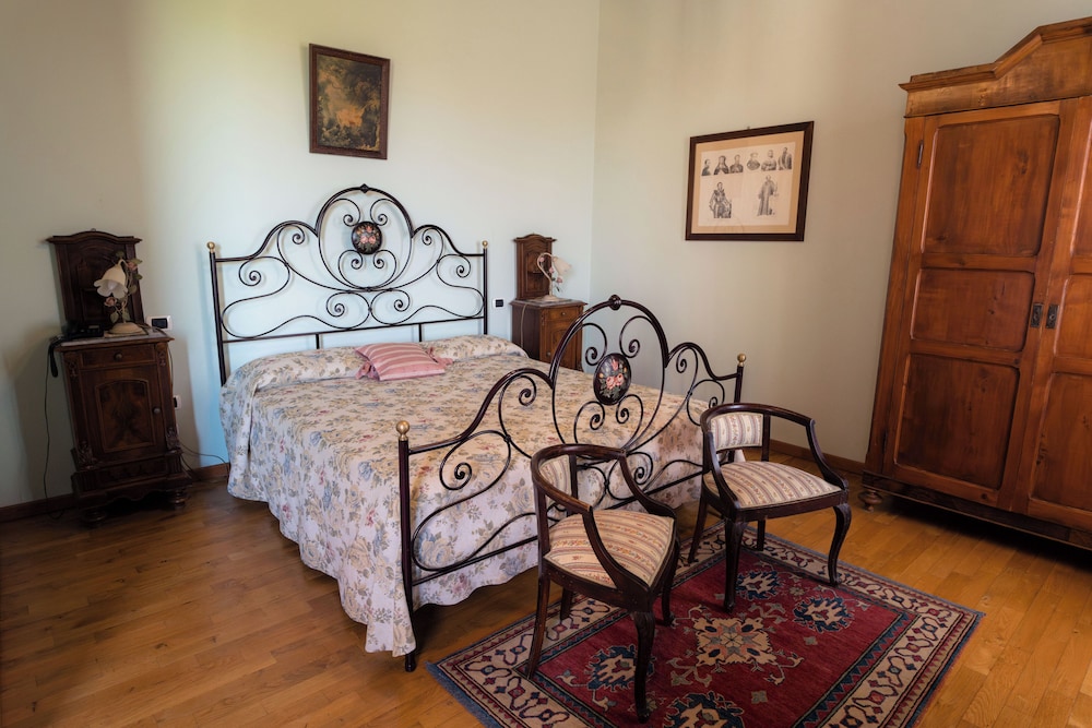Villa Bongiovanni 28/44