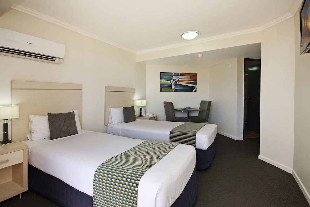 ROOM, TWIN BEDS, NO BALCONY