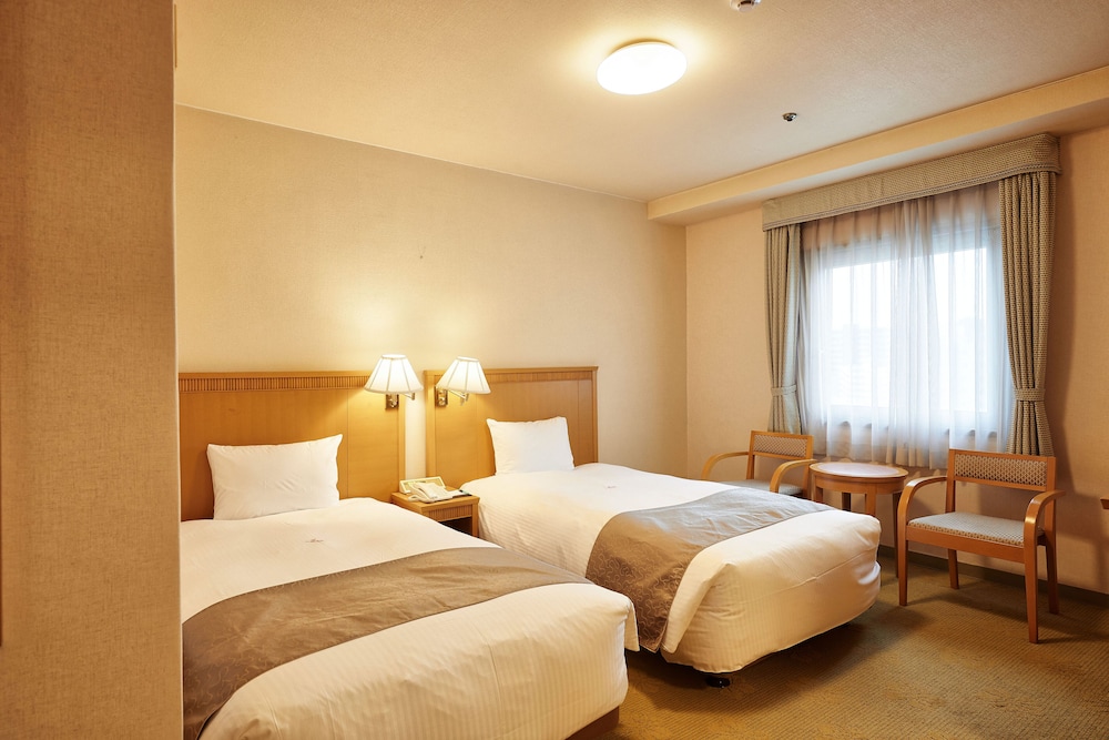 Pacific Hotel Okinawa 13/72