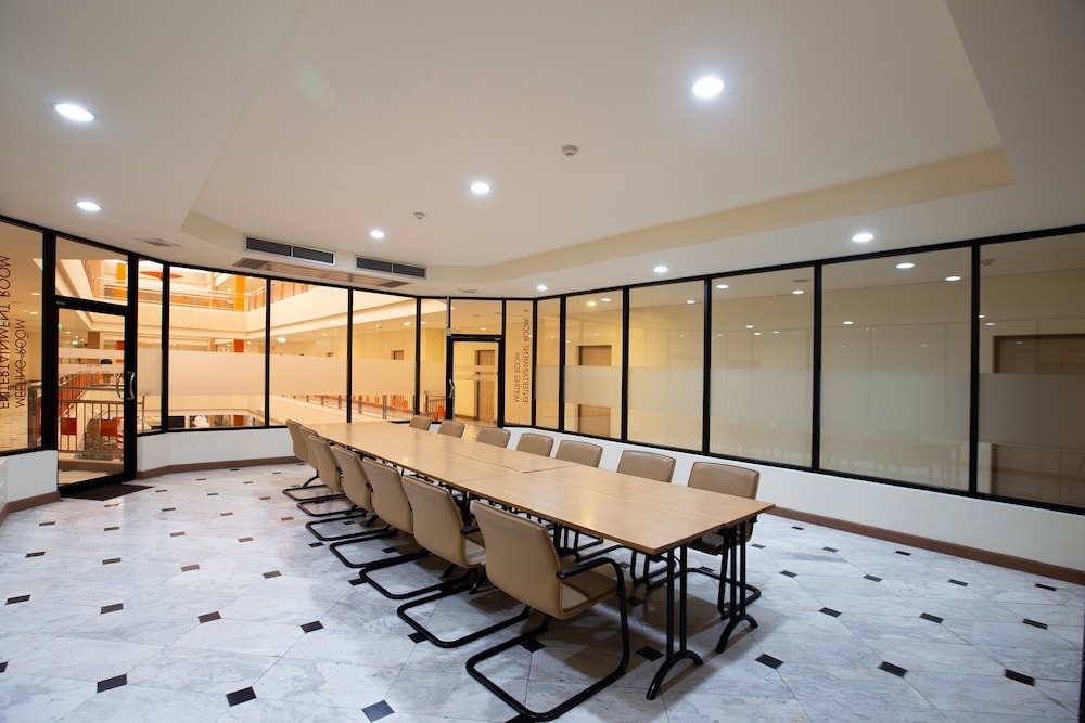 Imm Hotel Thaphae Chiang Mai 64/70