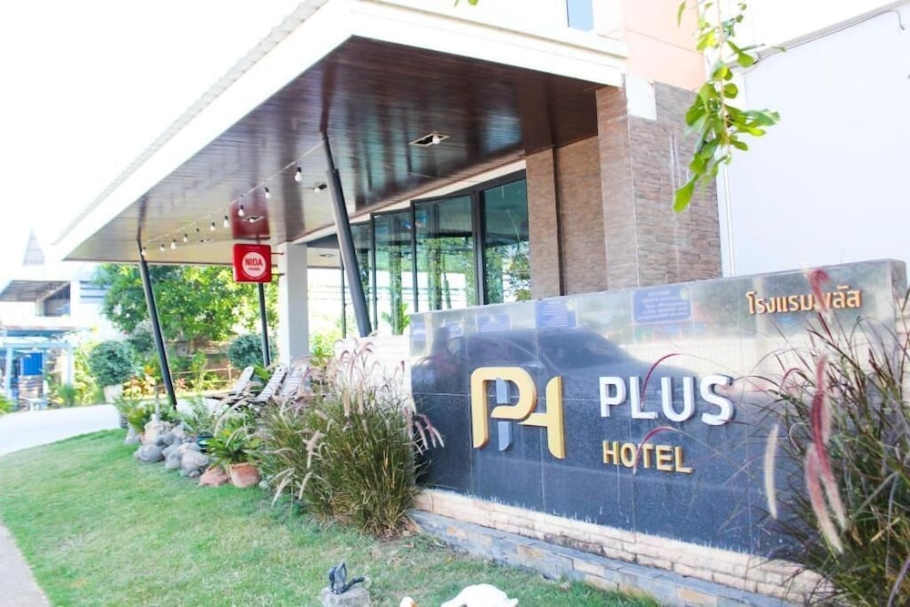 Plus Hotel 2/45