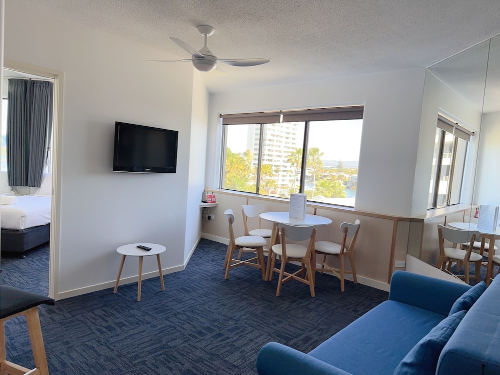 Tiki Hotel Apartments Surfers Paradise 47/71