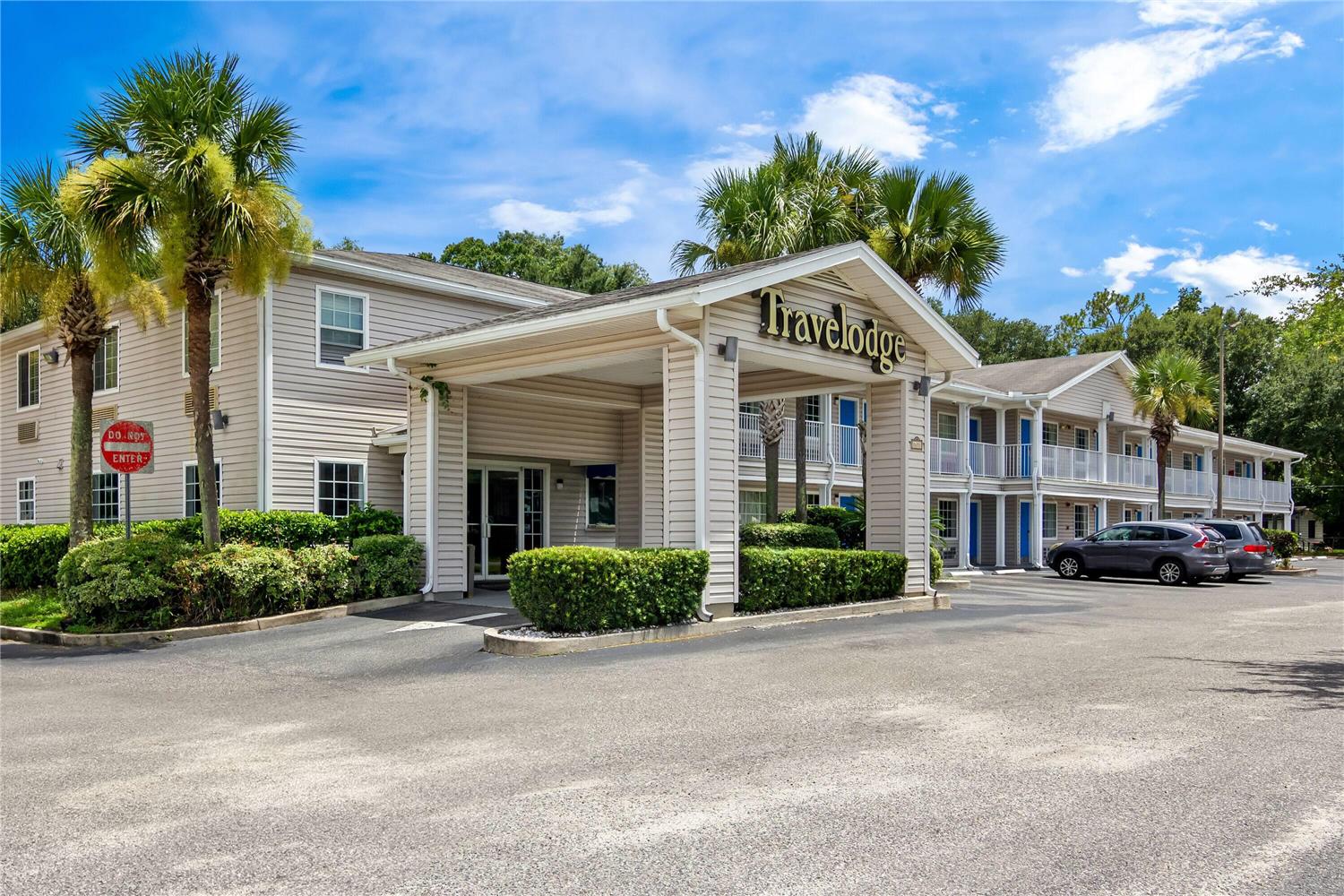 Travelodge Suites by Wyndham MacClenny 10/17