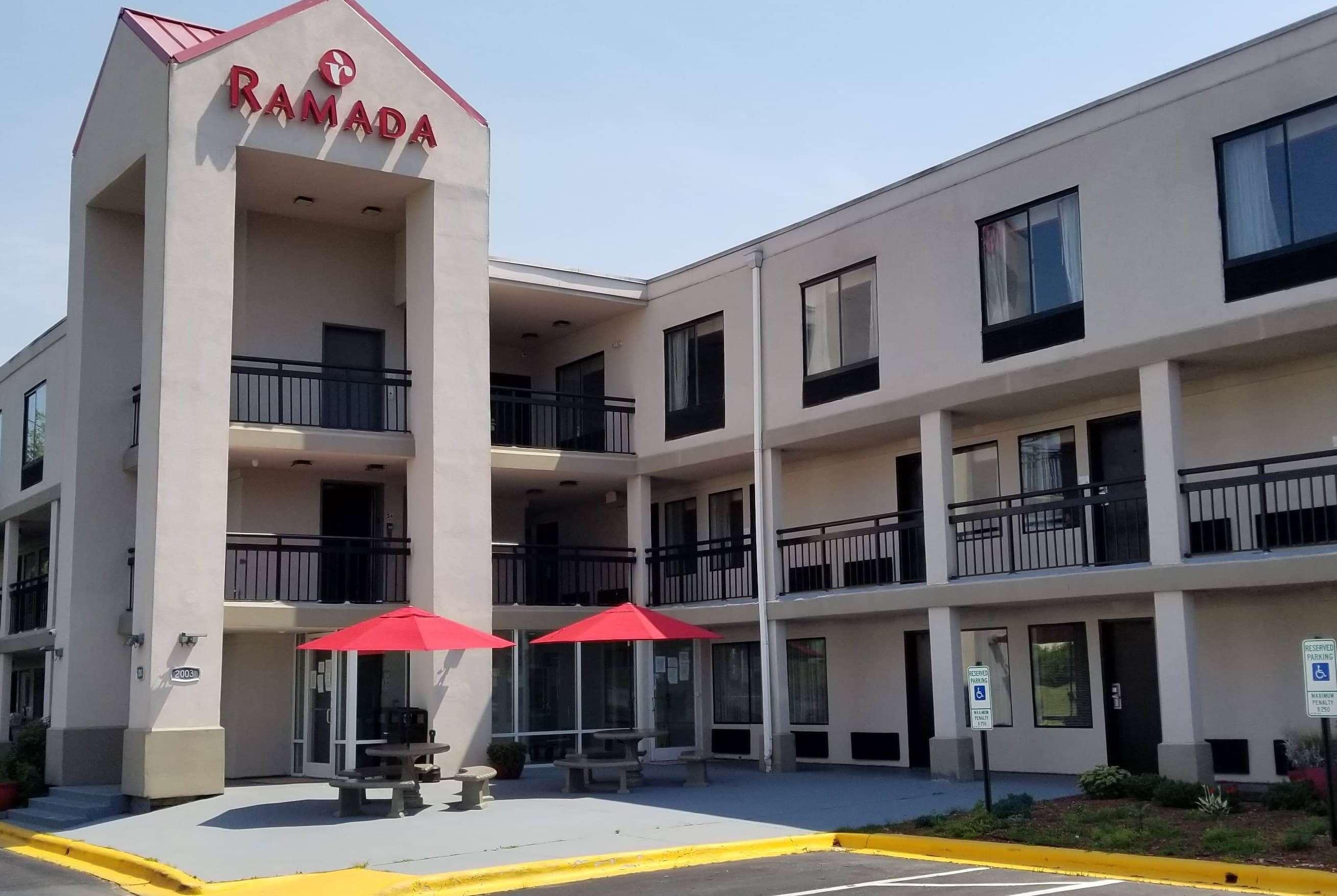 Clarion Pointe - Greensboro Coliseum Area image