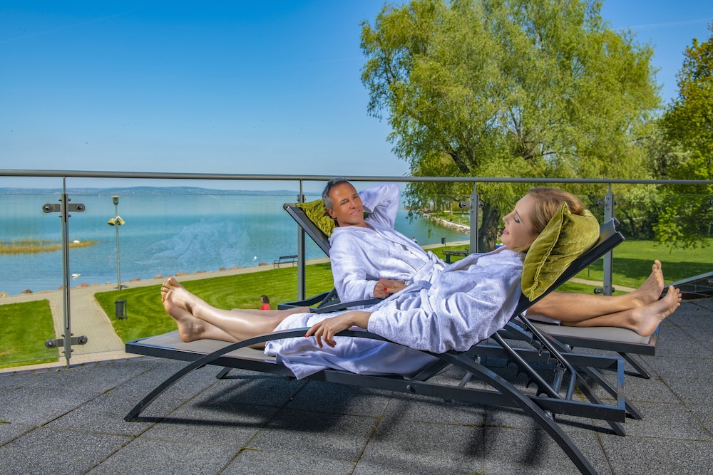 Azur Premium Wellness And Conference 23/50