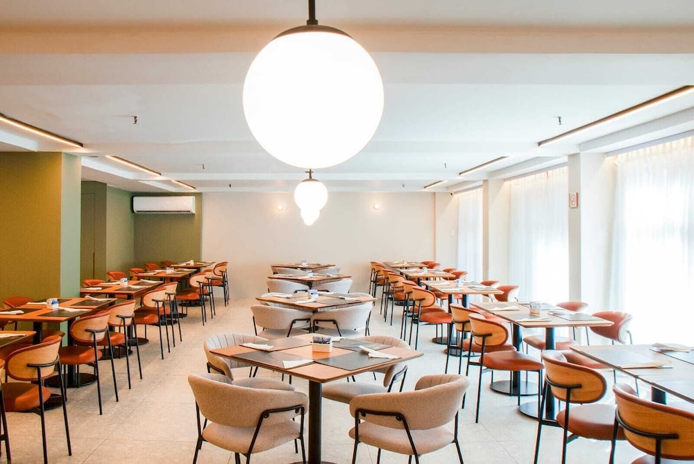 Regency Copacabana Hotel (ex Copacabana Sol Hotel) 36/42