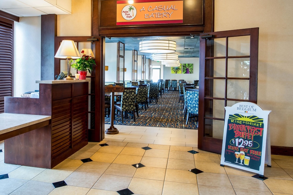 Clarion Hotel Anaheim Resort 33/45