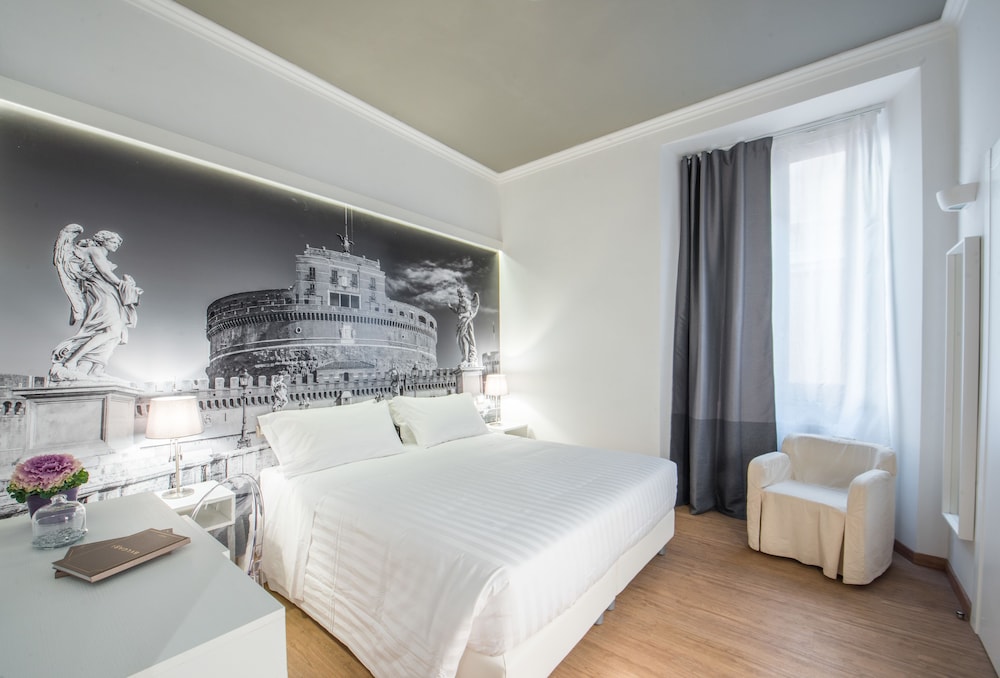 SUPERIOR, DOUBLE OR TWIN BED