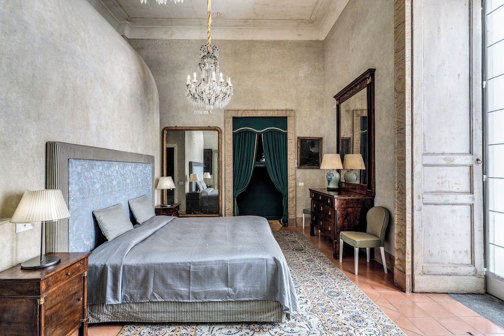 غرفة ديلوكس بسرير كينج، Palazzo Doria Suites 2/10