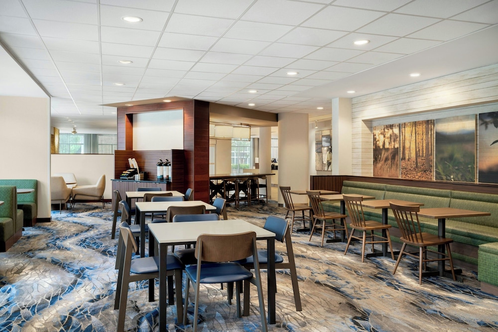 FAIRFIELD INN & SUITES CINCINNATI UPTOWN/UNIVERSITY AREA 39/50