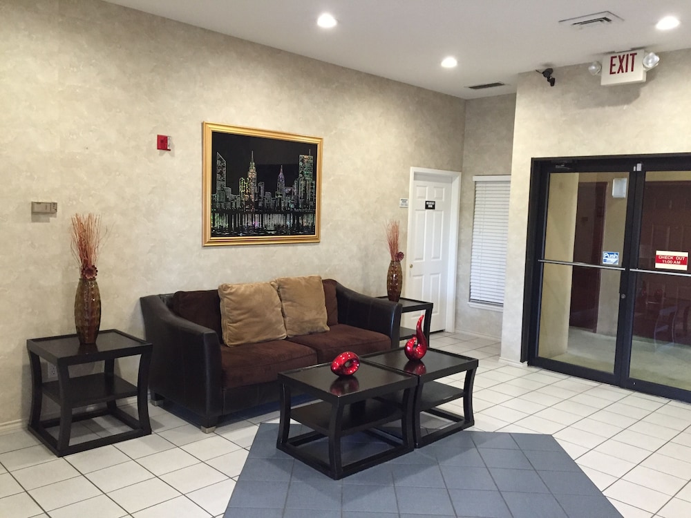 Super 8 by Wyndham Bastrop TX 13/17