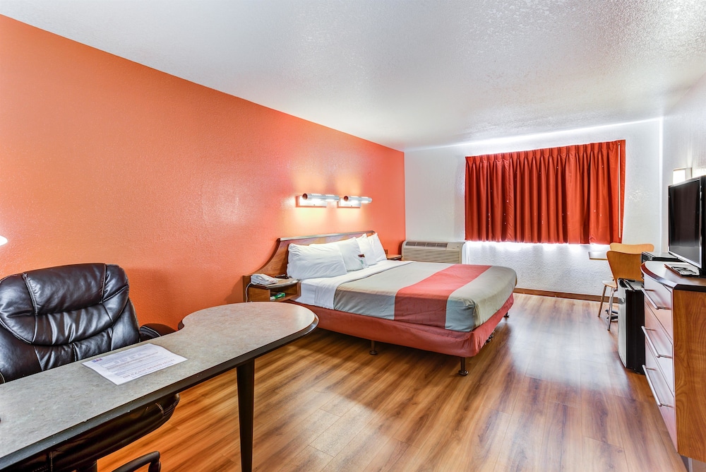 Motel6 Portland, OR - Tigard West 21/49
