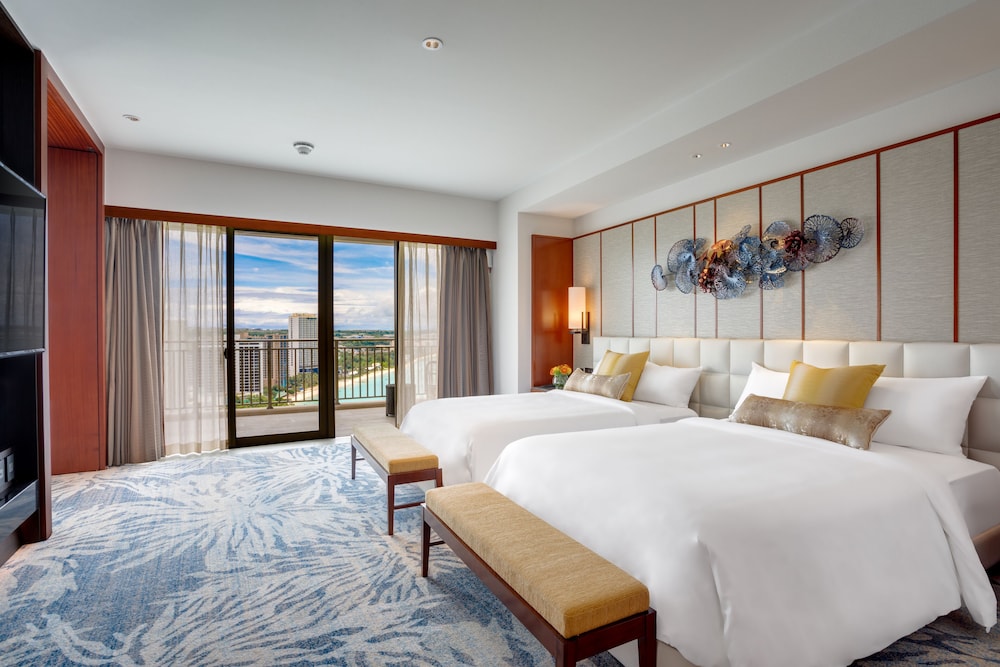 CAMELLIA, SUITE, CLUB LOUNGE ACCESS