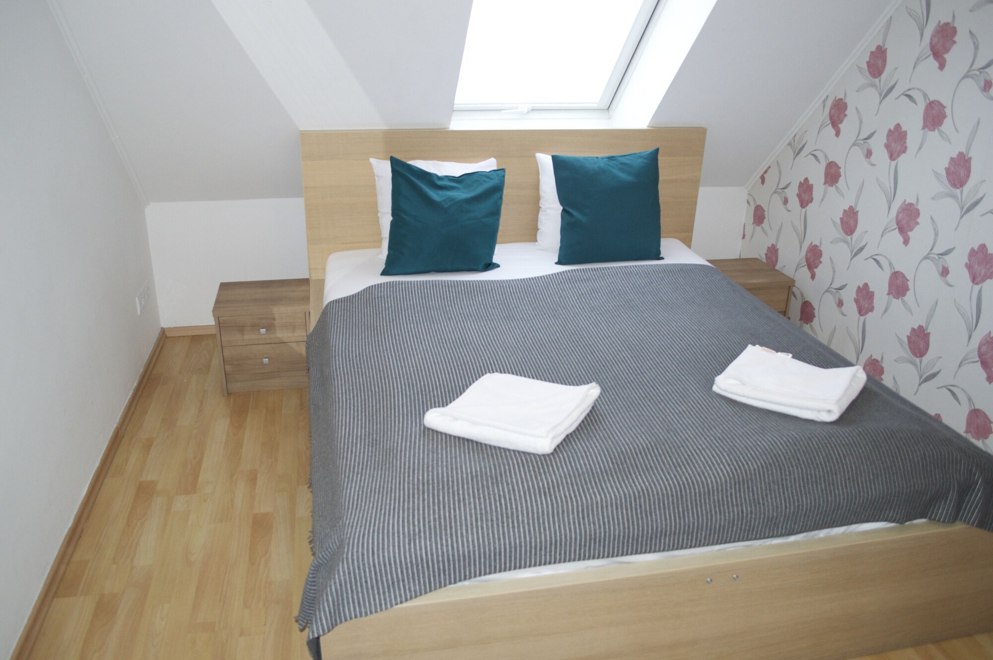 3 BEDROOMS, APARTMENT