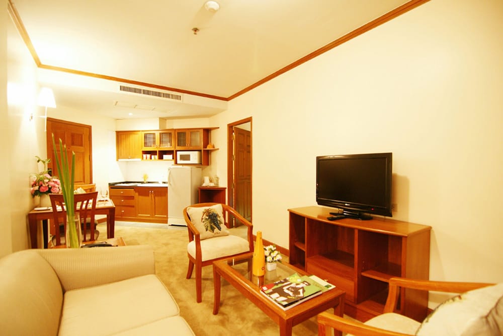 GRAND DIAMOND SUITES 49/71