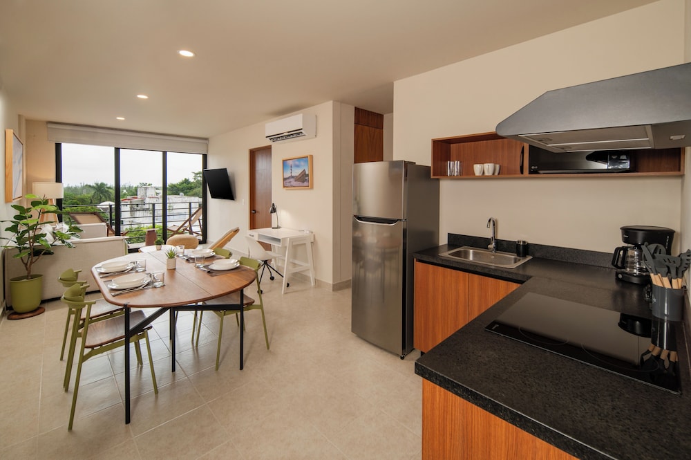 EVERGLADES SUITES 50/50