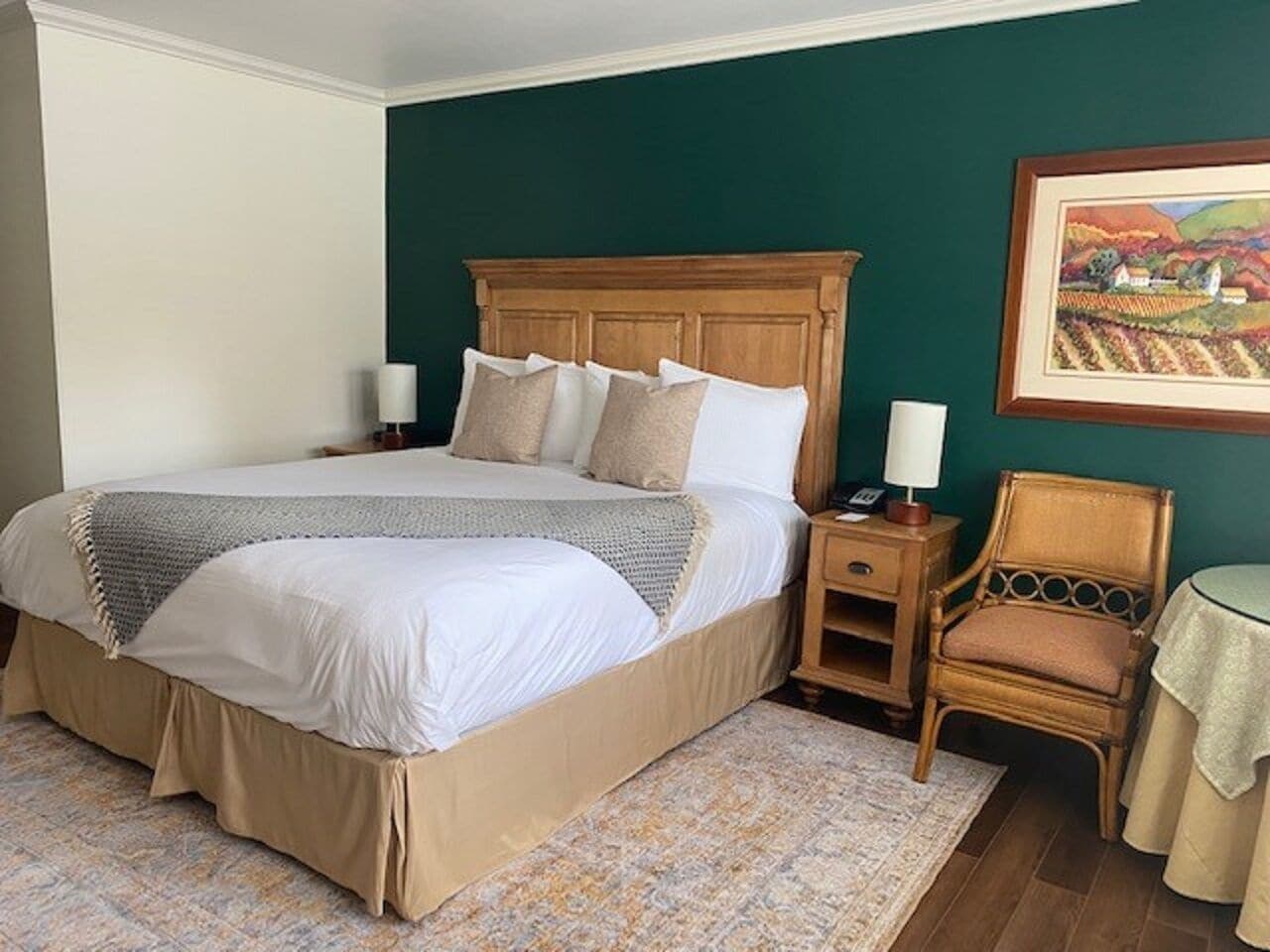 ROOM, ACCESSIBLE