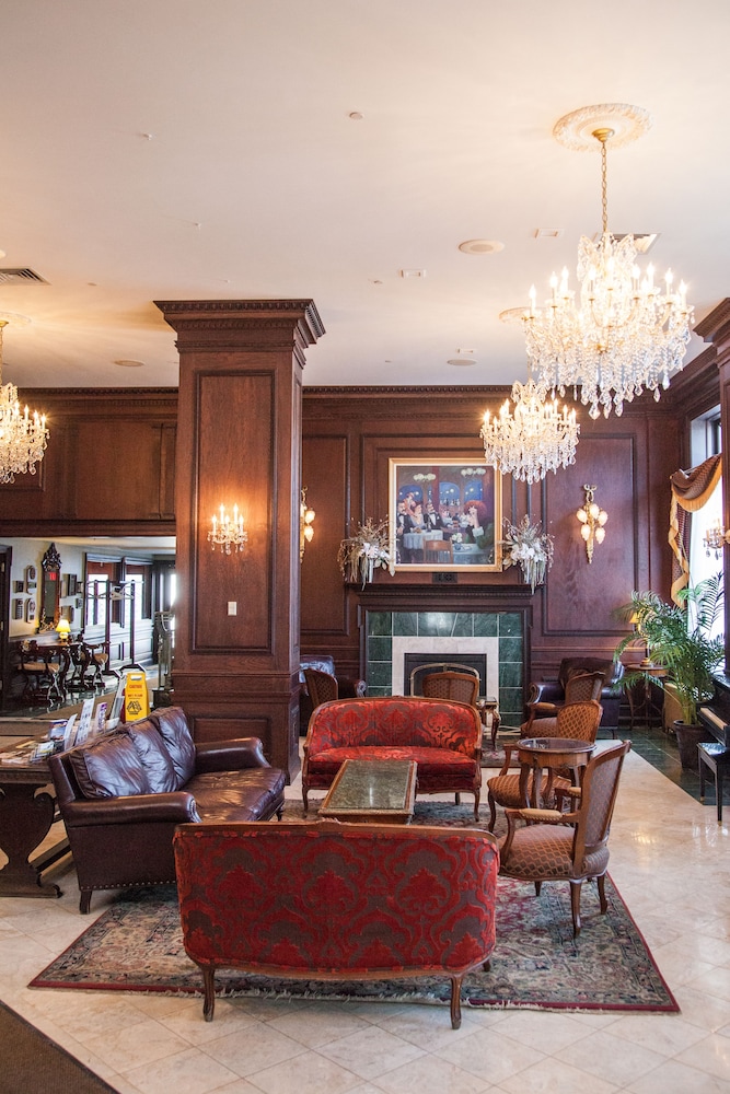 Landmark Inn 33/58