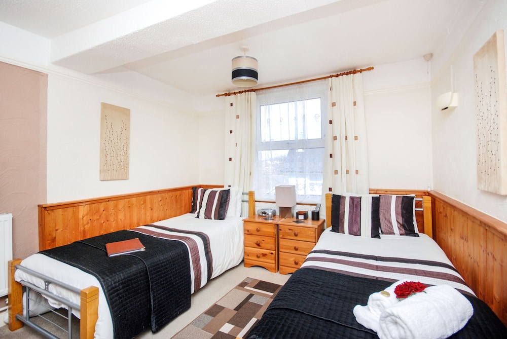 The Swiss Cottage Shanklin 10/31