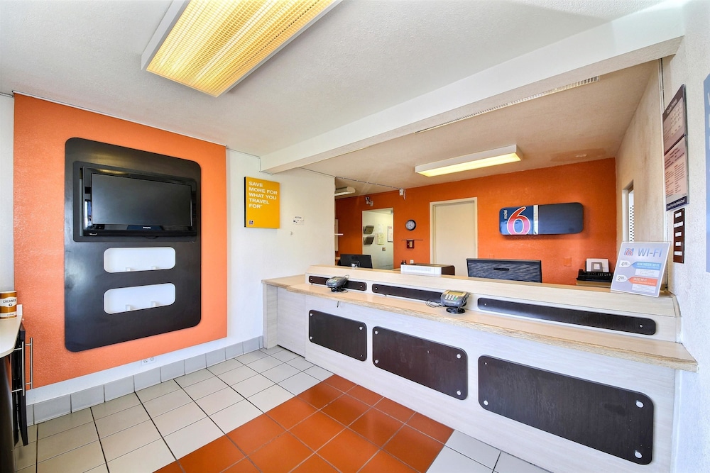 Motel6 Laredo Tx South 11/49