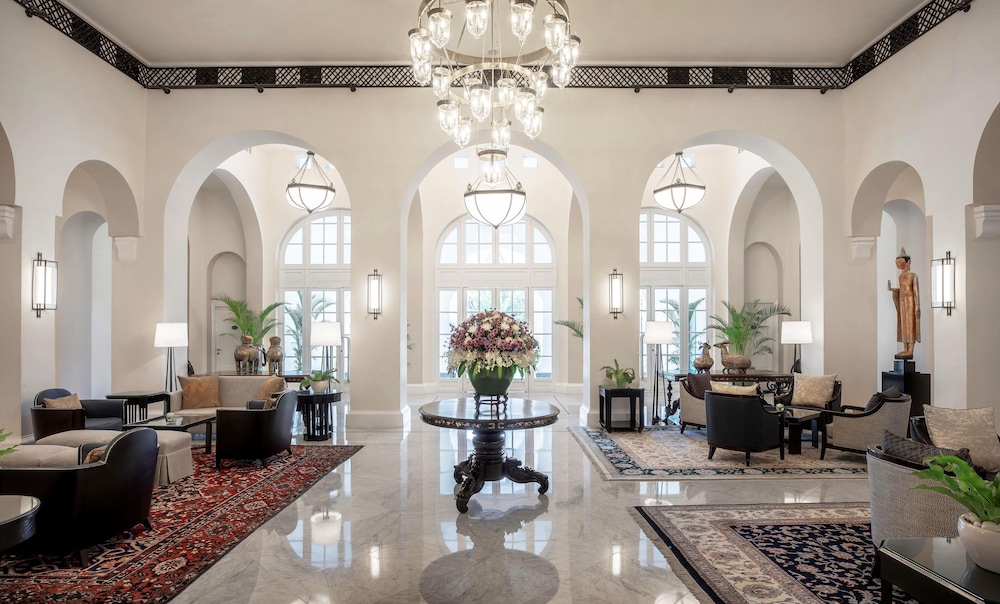 Raffles Hotel Le Royal 66/78