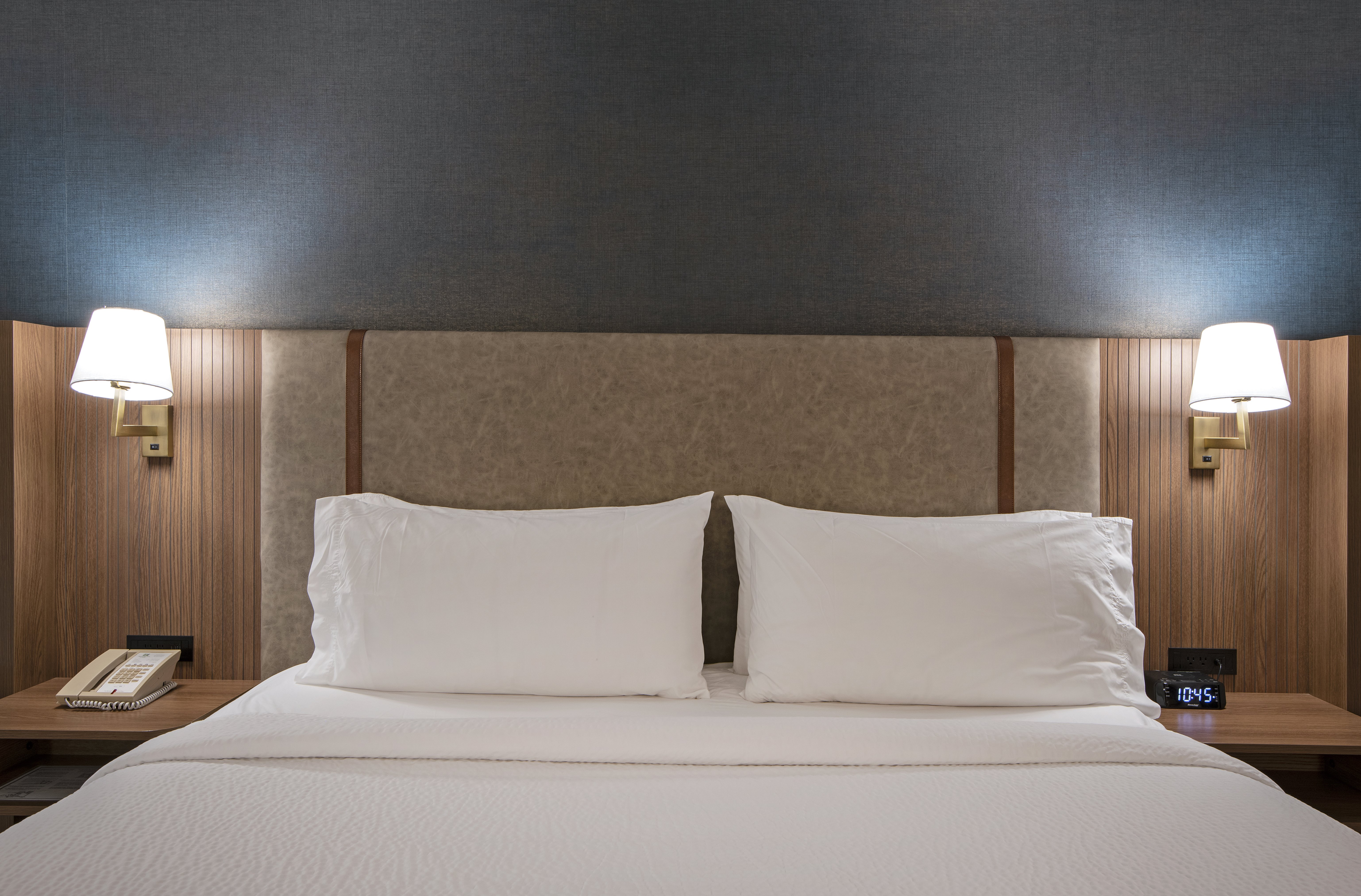 Holiday Inn Hotel Suites Kamloops 28/72