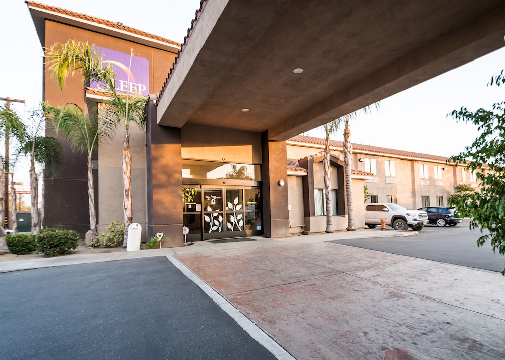 Sleep Inn & Suites Bakersfield North in BAKERSFIELD - CA