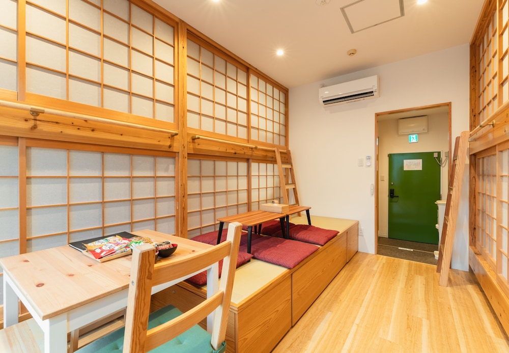 Ten Apartment Hotel 36/50