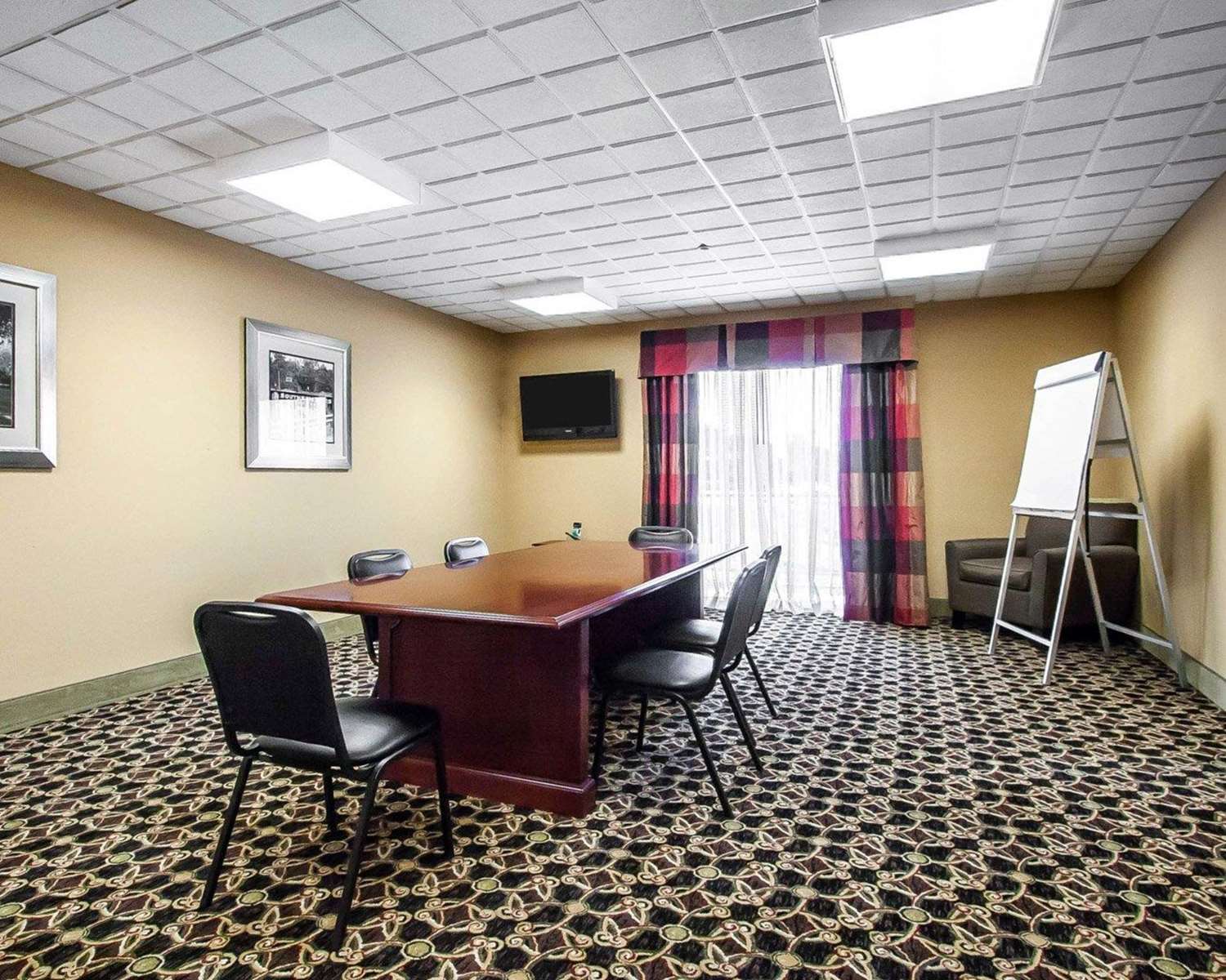 Sleep Inn And Suites Hattiesbur 28/35