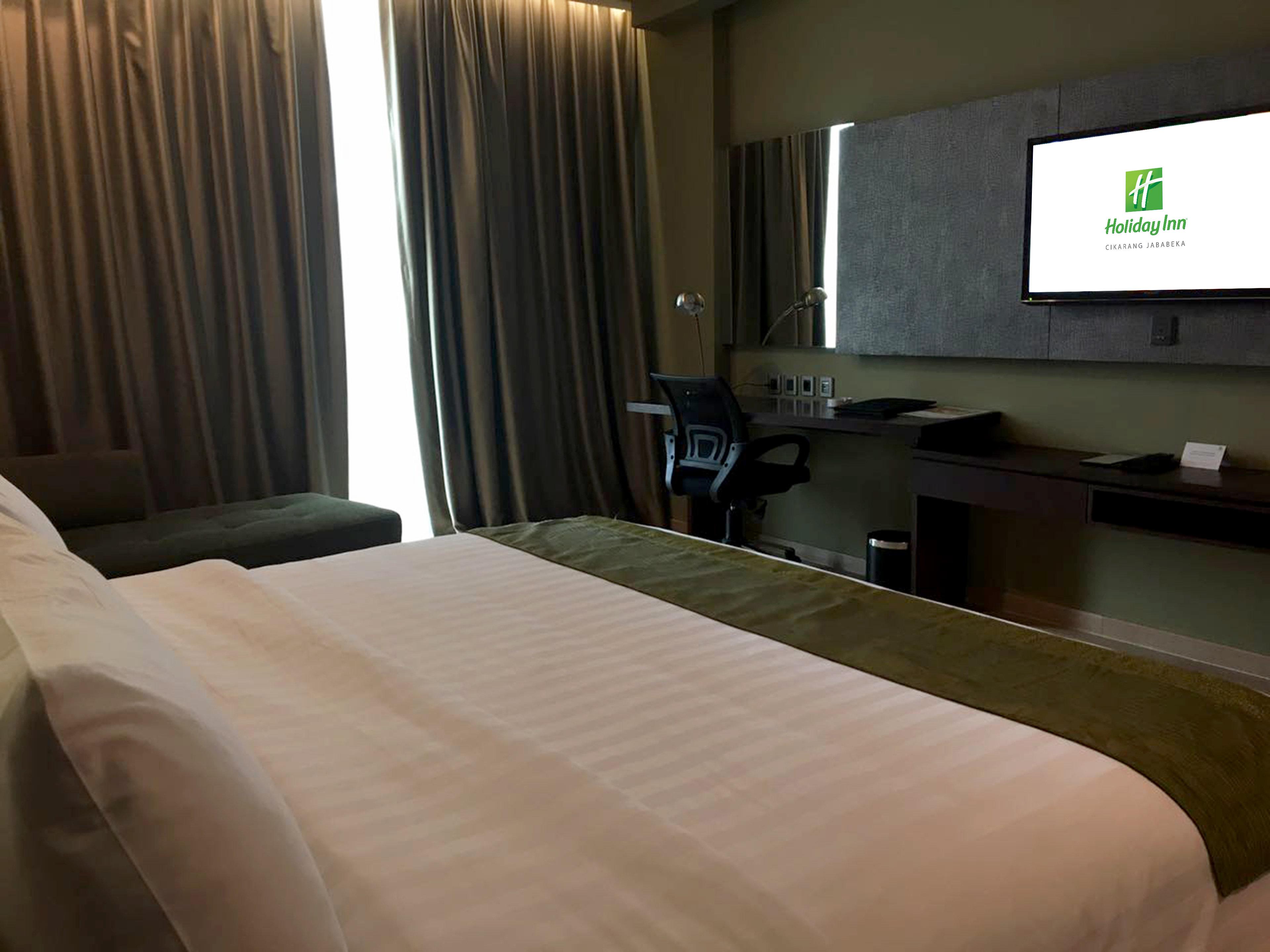 Room, Twin Beds, Pool View 10/10