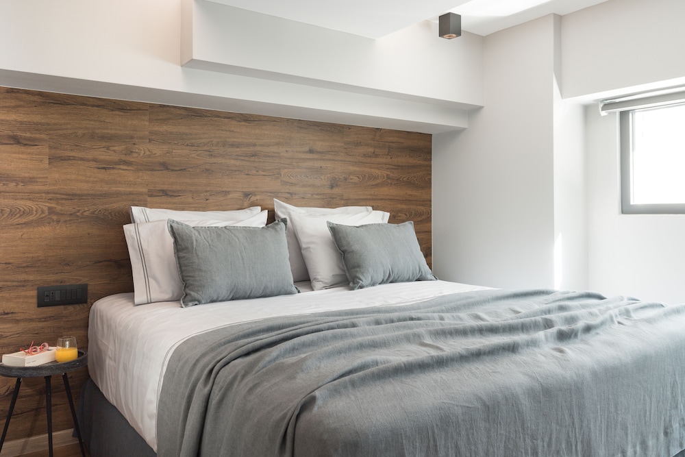 11 Enteka Acropolis Suites 10/50