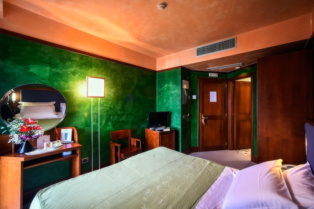 Hotel Graal 42/74