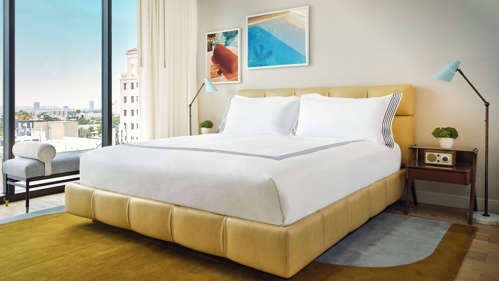 ROOM, KING BED