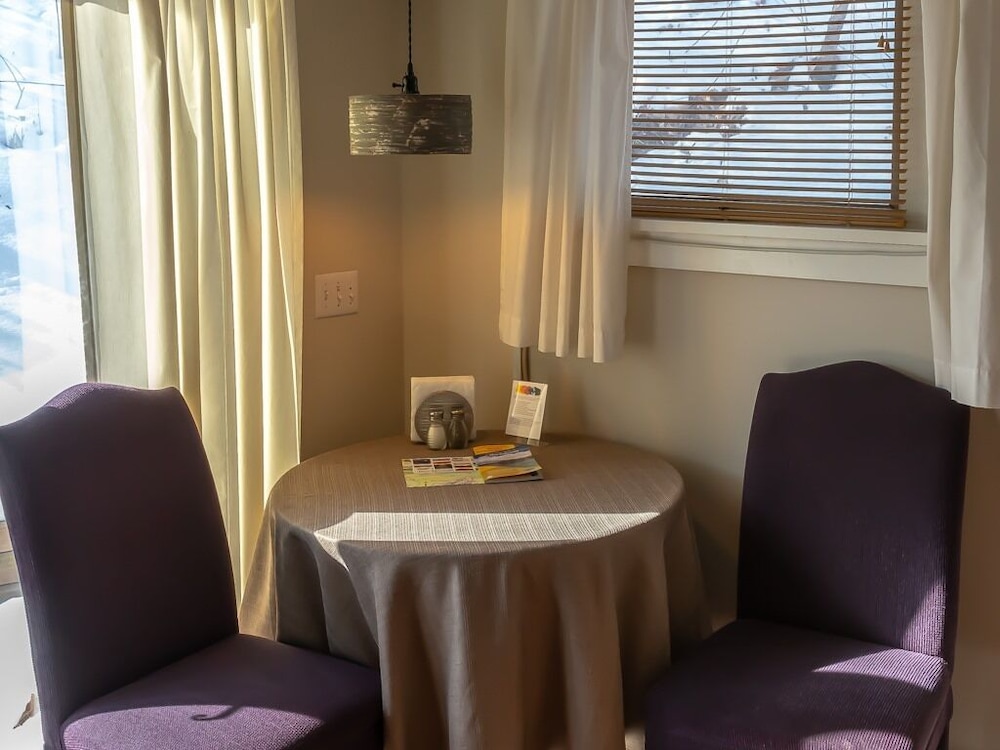 Shaker Mill Inn 21/50