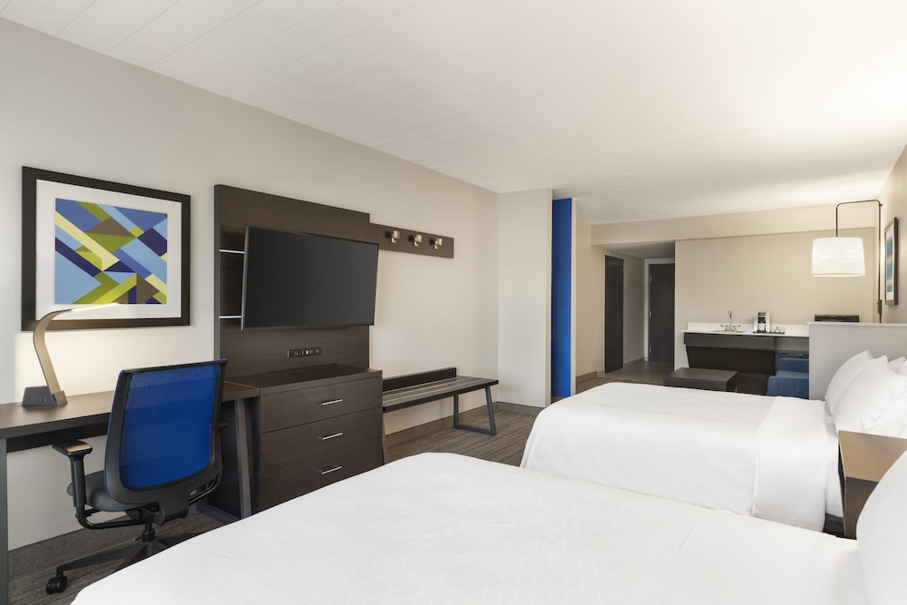 Holiday Inn Express & Suites Fort Myers East - The Forum 32/65