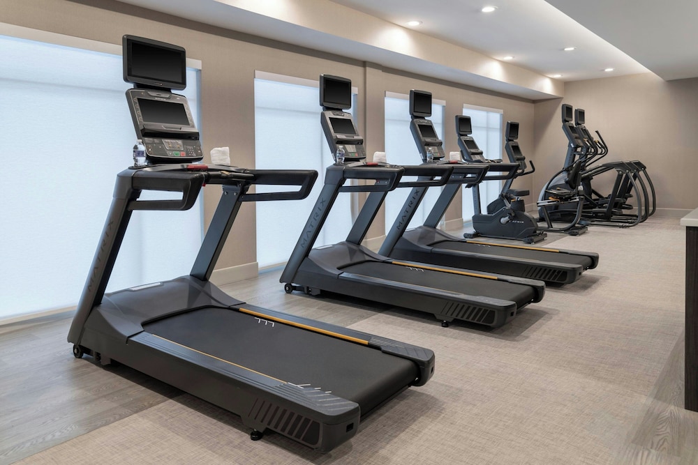Residence Inn By Marriott Detroit Dearborn 9/33