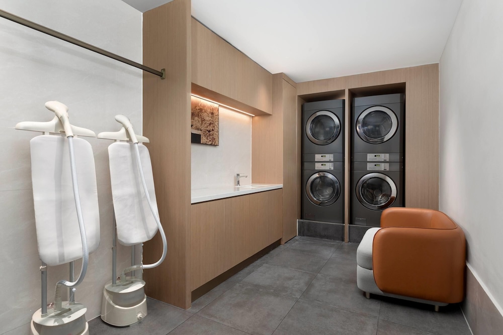 Days Hotel by Wyndham Leshan Downtown 11/18