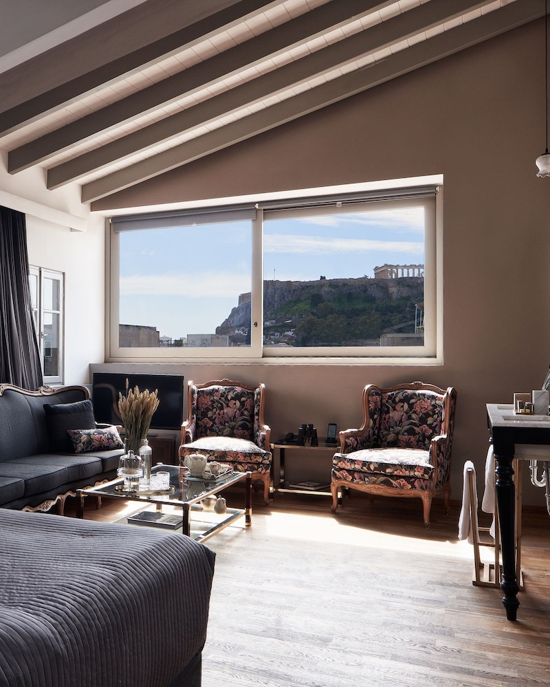 Emporikon Athens Hotel 26/32