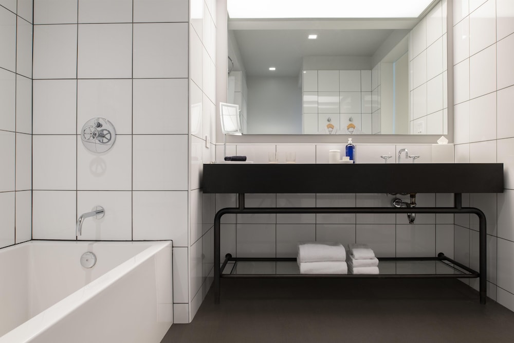 Fordson Hotel Unbound Collection by Hyatt 65/65